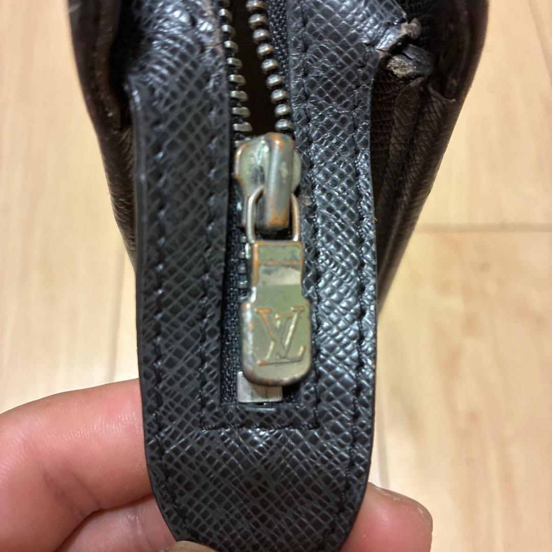 値下げしました！ルイ・ヴィトン　ビジネスバッグ 黒 シンプル