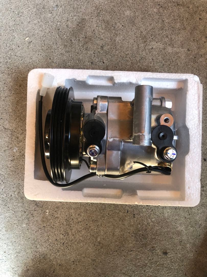 ☆未使用社外品☆ダイハツ ミラ L275S エアコンコンプレッサー