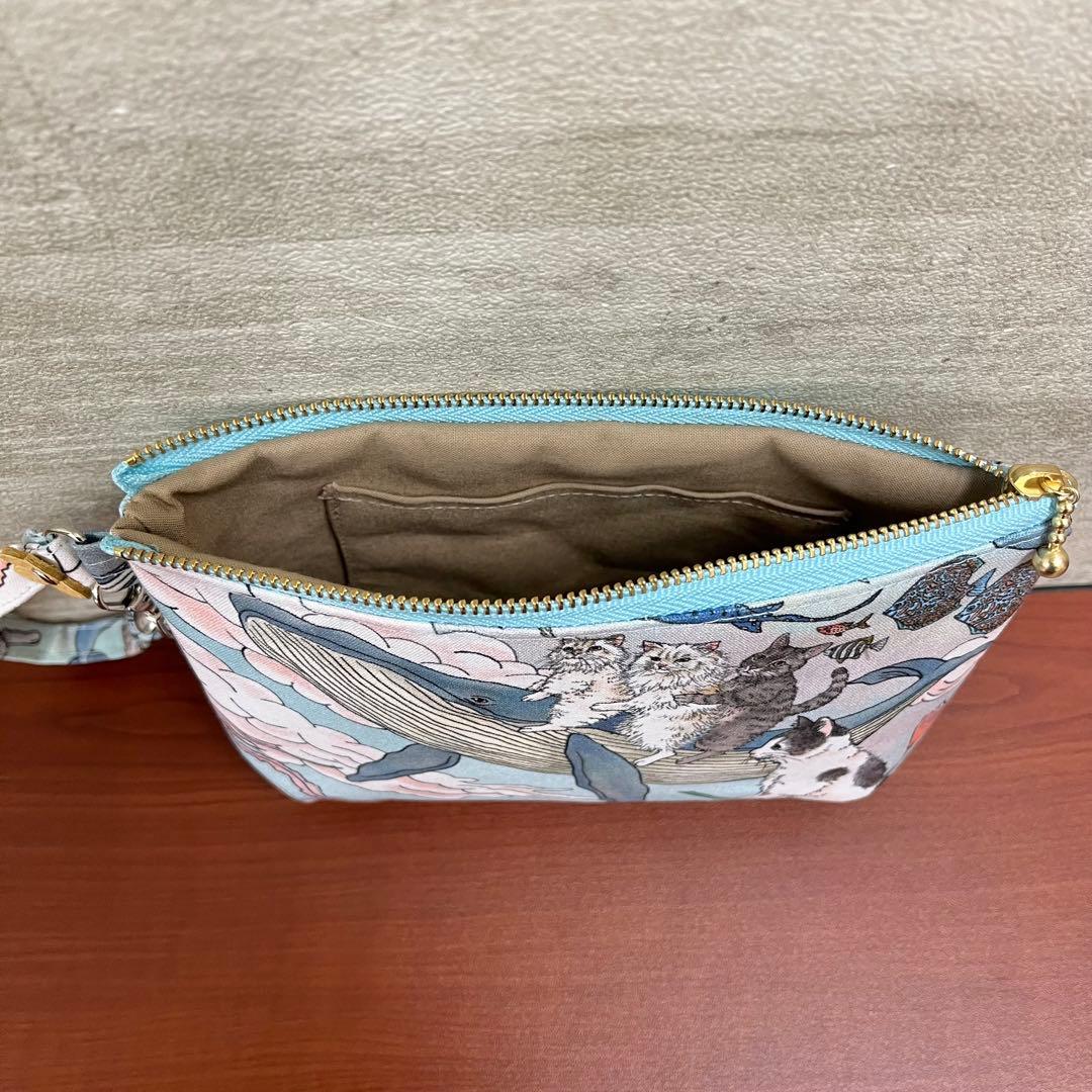 おとぎの国の猫と仲間たちハンドメイド　A4サイズトートバック＆18㎝ポーチセット