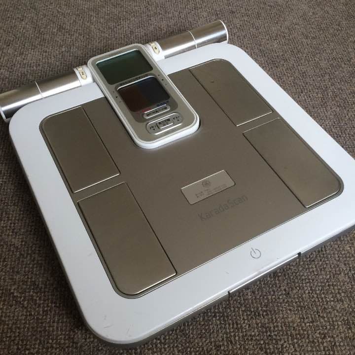 健康管理・計測計 OMRON Karada Scan