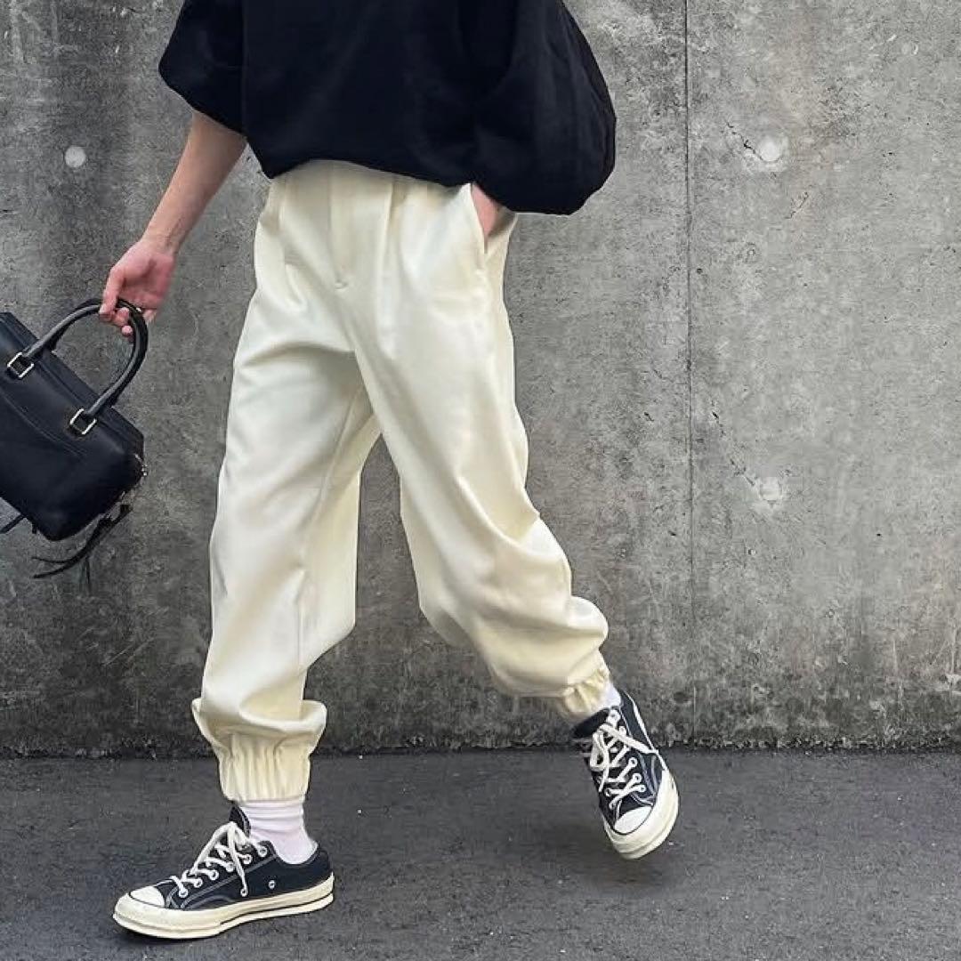 マノンフリップス　ボンボンパンツ　ホワイト