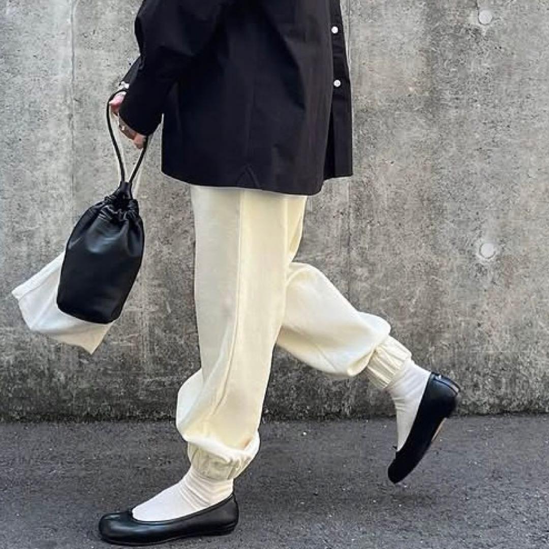 マノンフリップス　ボンボンパンツ　ホワイト