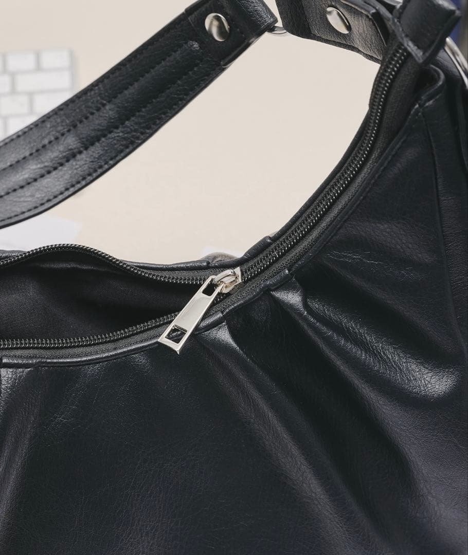 selle glant サイドデザインタックハーフムーンバッグ