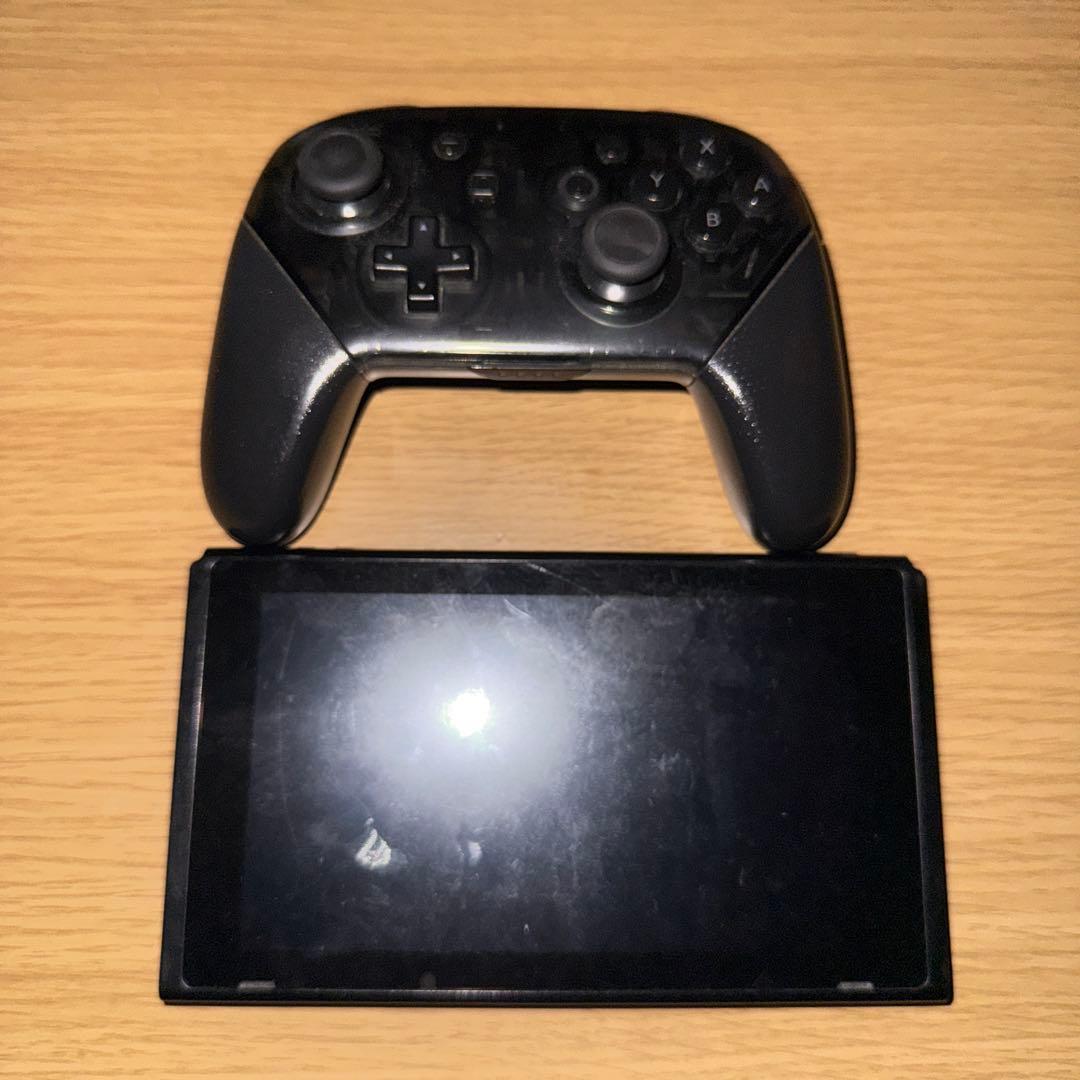 こ*わ様 Nintendo Switch 本体とプロコントローラー