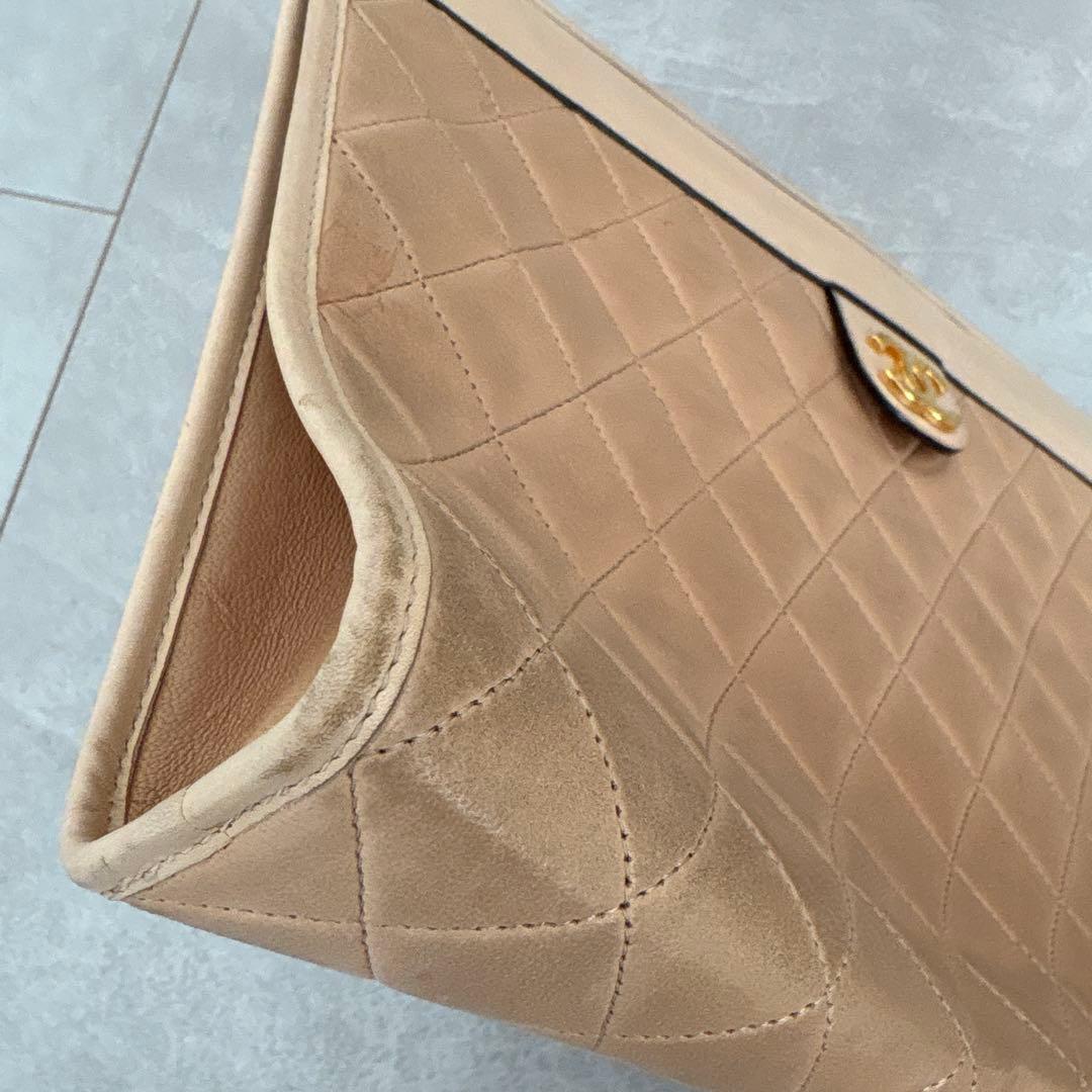CHANEL ベージュ キルティング クラッチバッグ