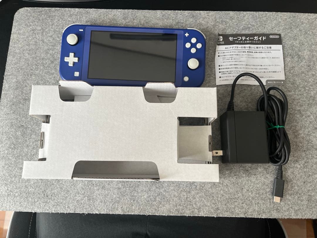 nintendo switch lite ブルー