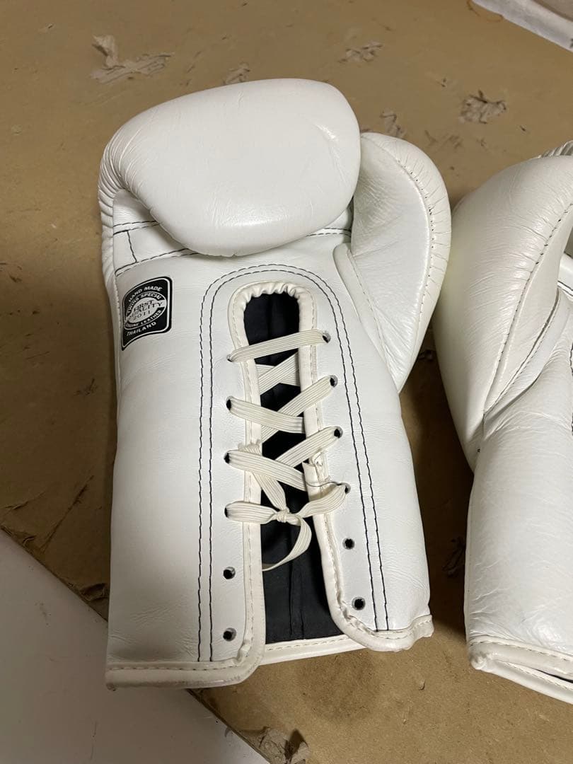 TWINS SPECIAL ボクシンググローブ　 8oz 紐式　本革　ホワイト