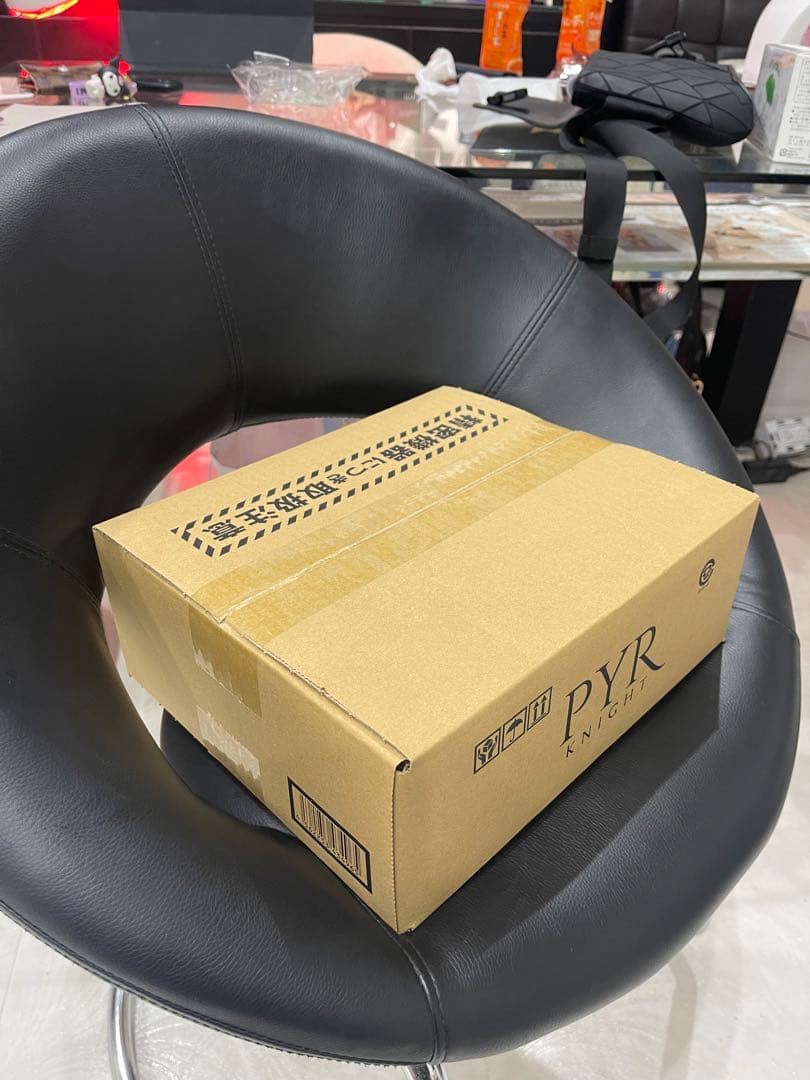 PYR KNIGHTパイラナイト