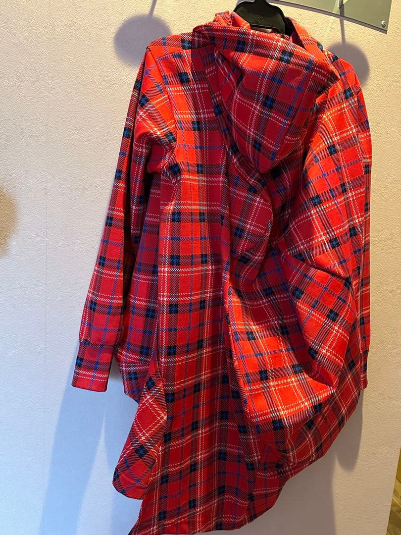 コムデギャルソン2025−26AWデザインフーディ