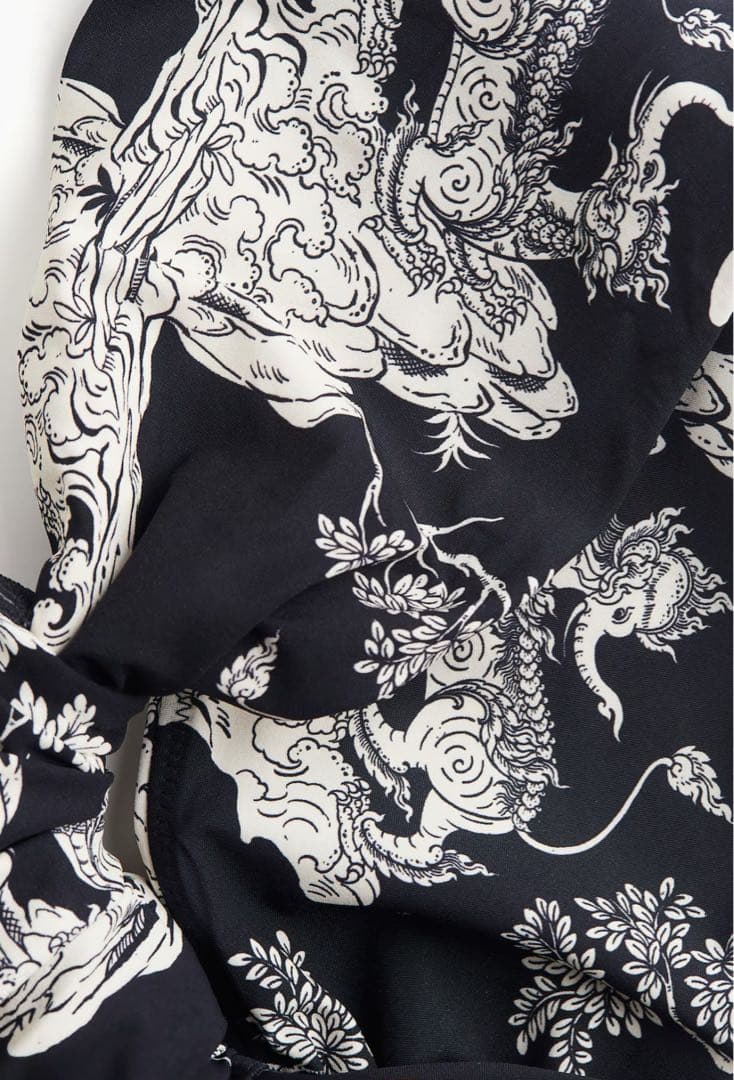  エイチアンドエム　THE WHITE LOTUS　ビキニ　スイムウェア