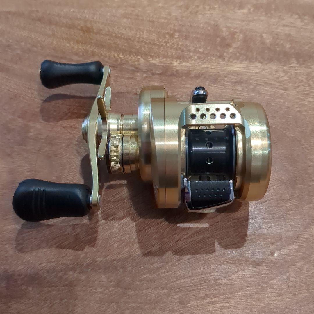【美品】SHIMANO 15 カルカッタコンクエスト101HG
