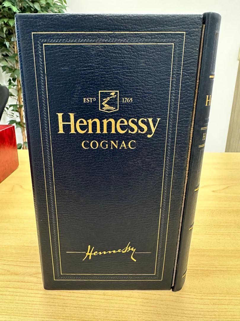 ヘネシー　Hennessyコニャック700ml 40% ライブラリーボックス
