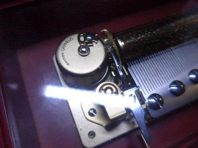 オルフェウス　50弁のオルゴール／「愛の讃歌」「エーデルワイス」 木製箱