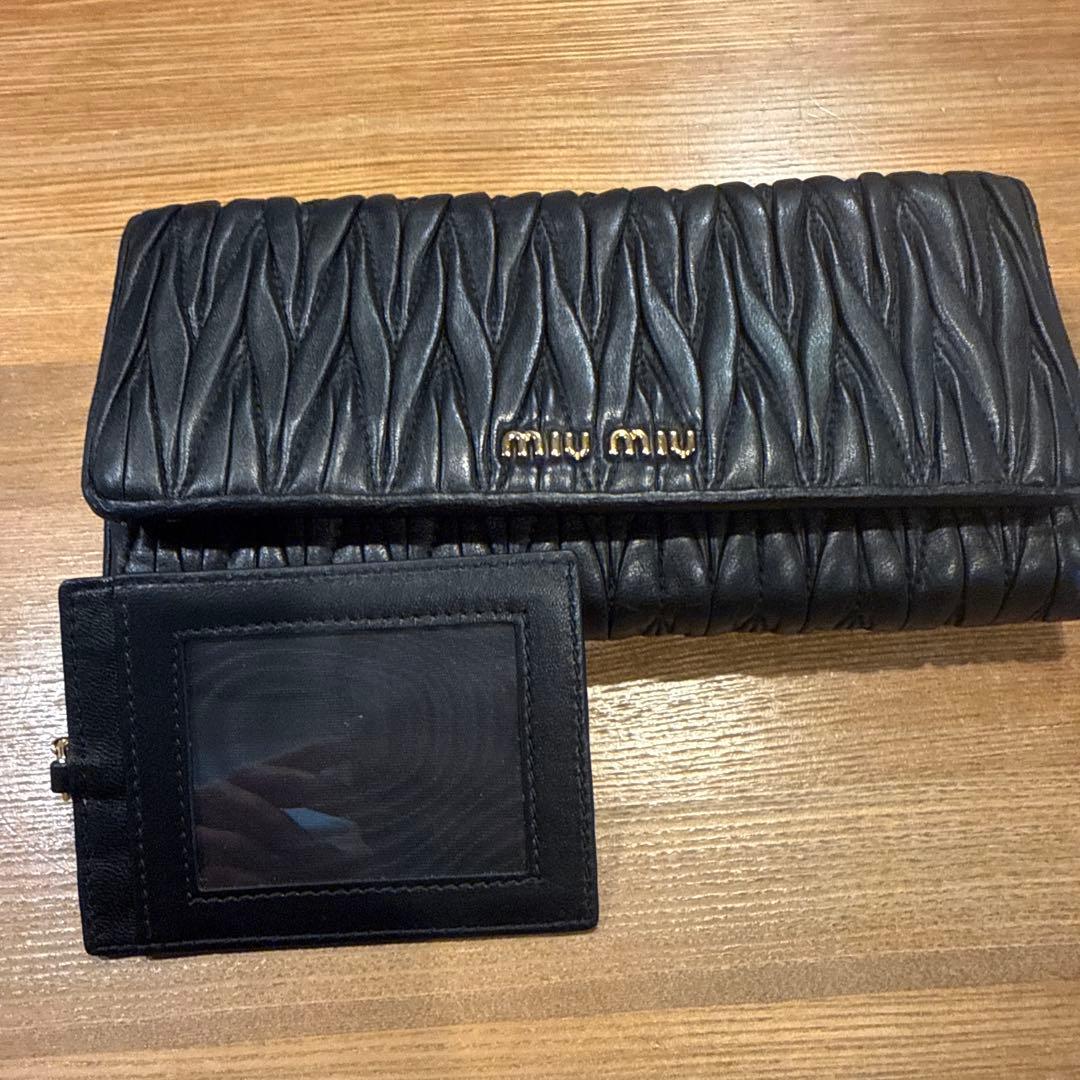 miu miu ブラック 長財布 カードケース付き