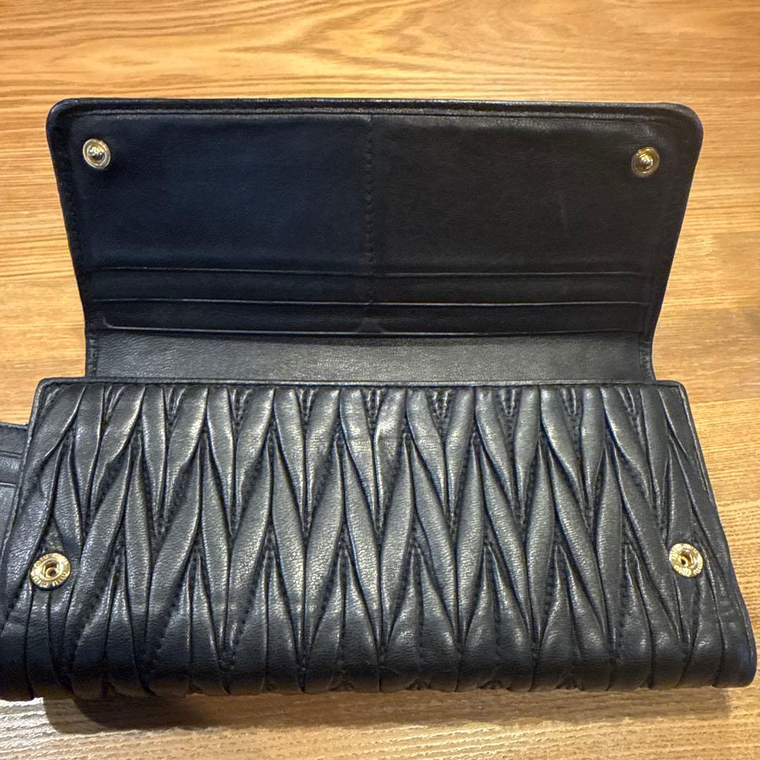 miu miu ブラック 長財布 カードケース付き