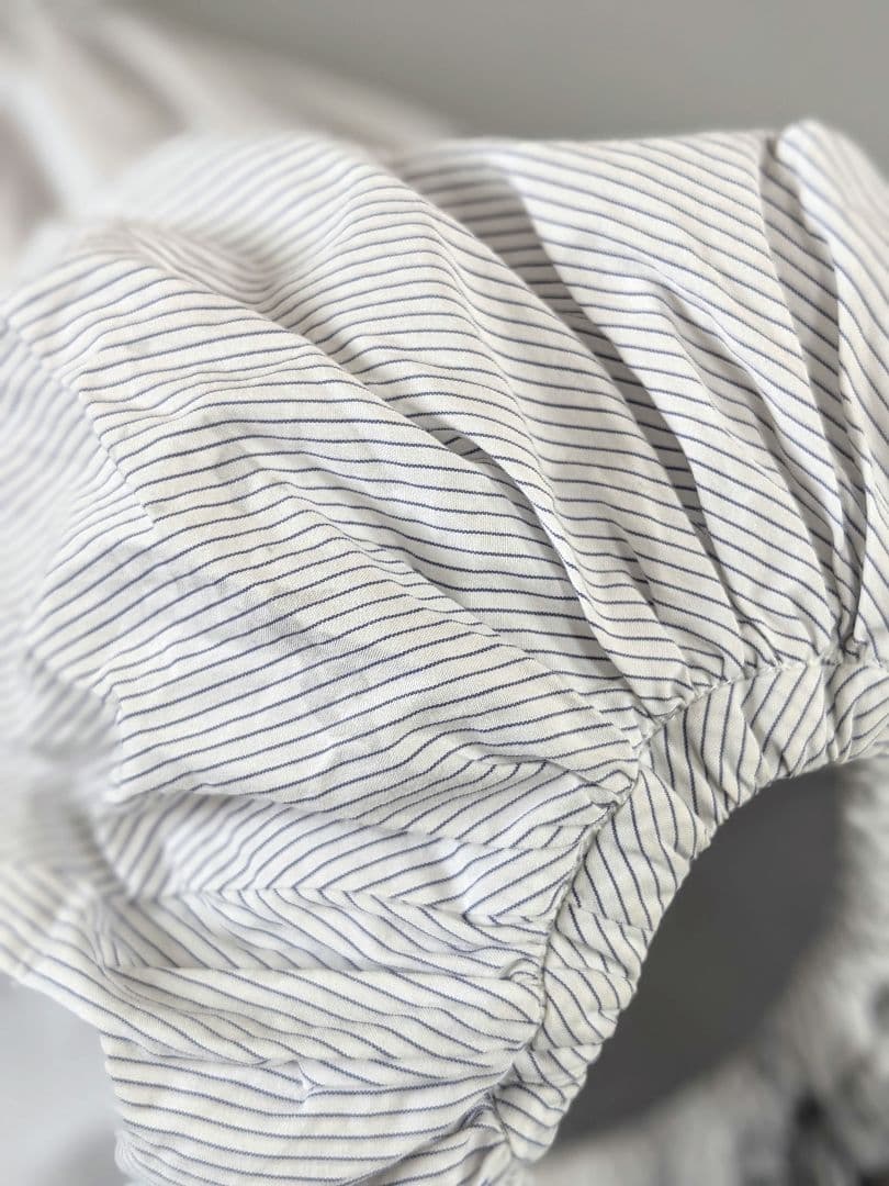 エトレトウキョウ　バルーン袖ブラウス　バンドカラー　細ストライプ　ネイビー