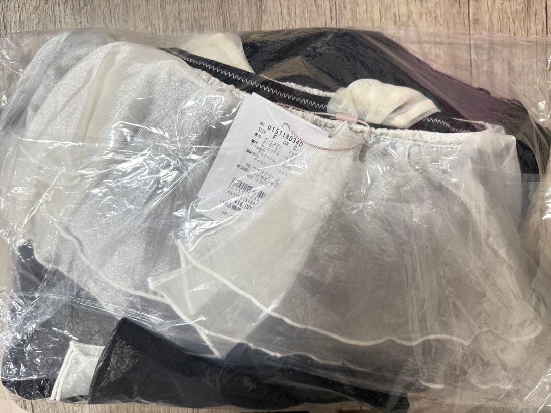 【新品】NICE CLAUP 肩リボンワンショル 水着