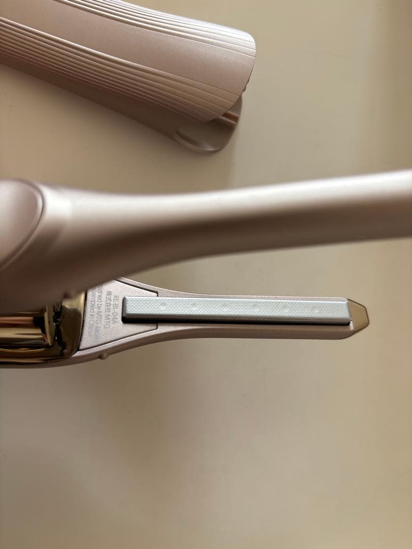 ReFa ST 6 フィンガーアイロン　シャンパンゴールド