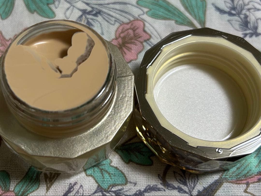 【美品】クレ・ド・ポーボーテ ルフォンドゥタン オークル10 30g