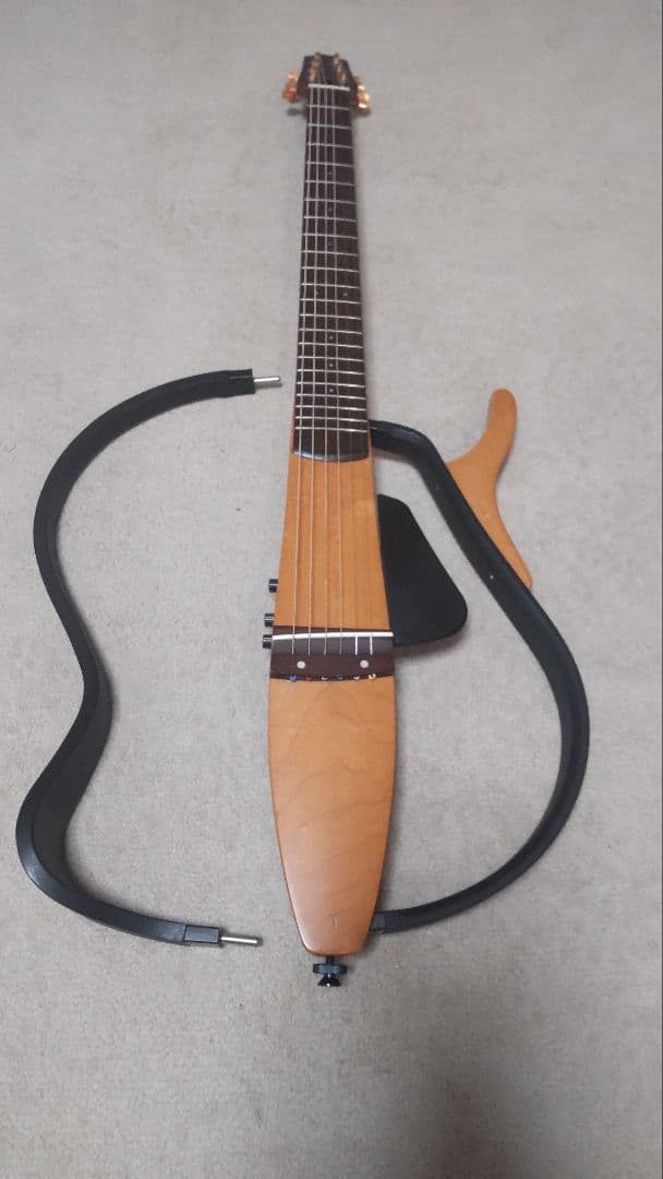 【サイレントギターYAMAHA SLG-100S ヤマハ】専用ケース付・弦交換済