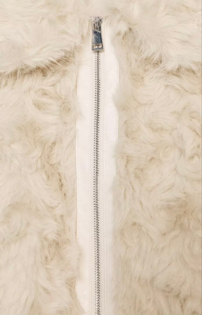 新品☆ZARA フェイクファーボンバージャケット Mサイズ　エクリュ　ザラ