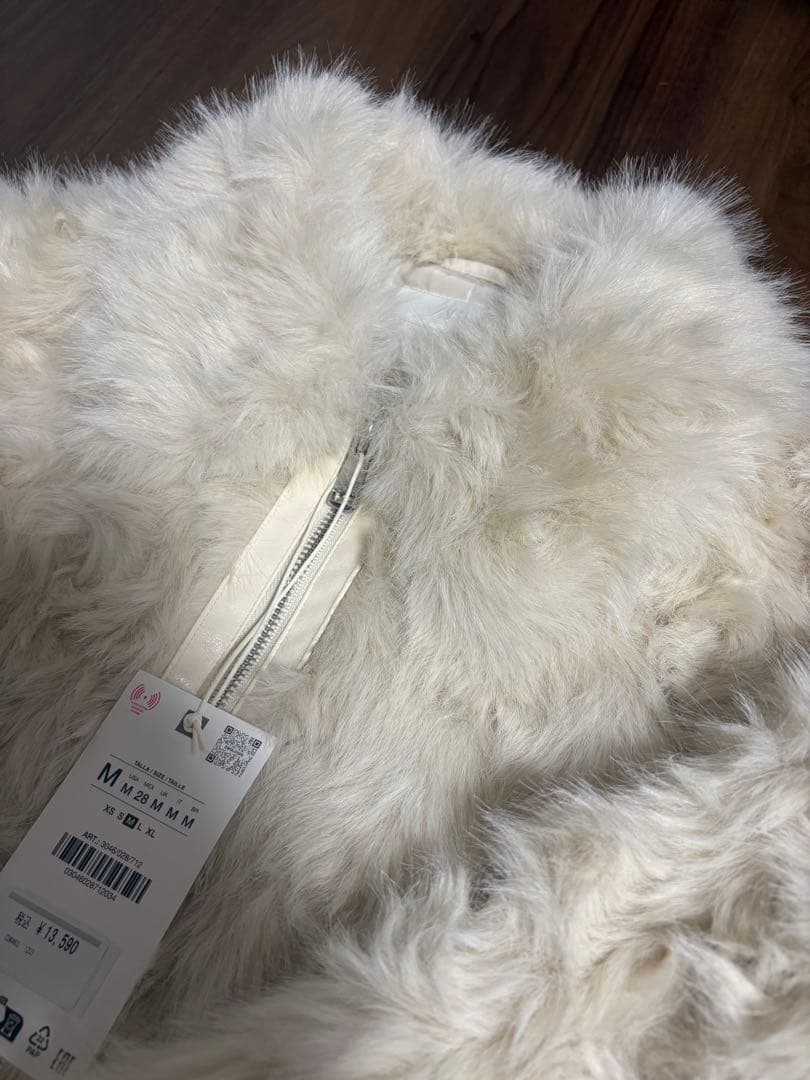 新品☆ZARA フェイクファーボンバージャケット Mサイズ　エクリュ　ザラ