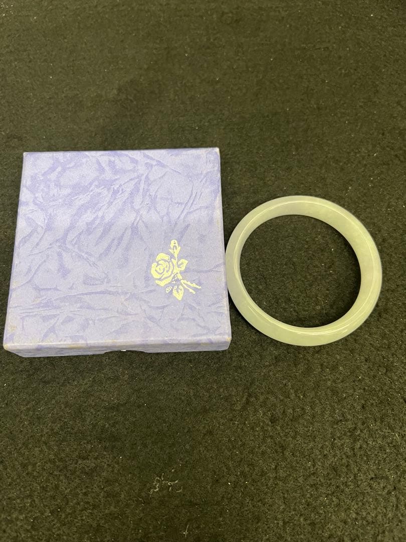 天然翡翠(ひすい　ジェイド)バングル