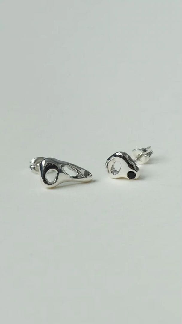 C*o様 STRONG IRIS EARRINGS ours
