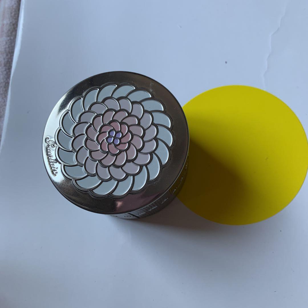 GUERLAIN ゲラン  メテオリット ビーユ レインボウ パール1個のみ