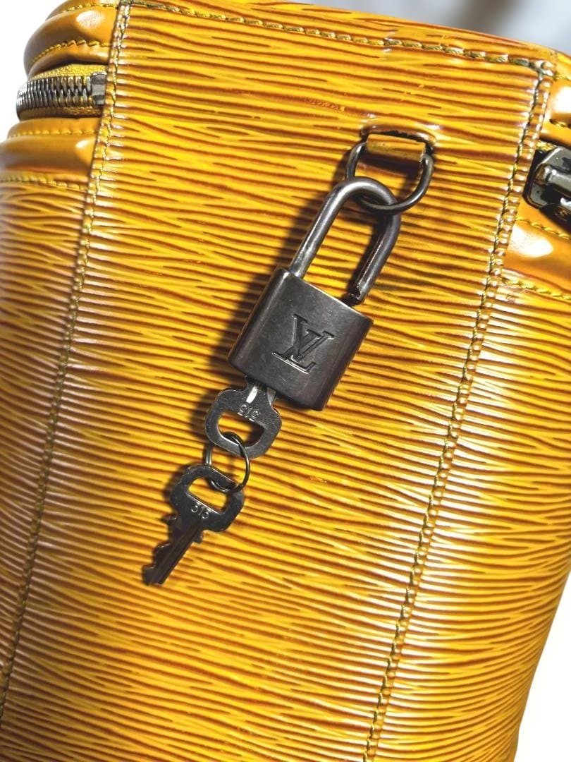 Louis Vuitton カンヌ エピ バニティバッグ