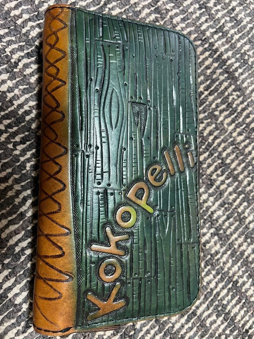 ココペリ彫刻デザイン長財布　本革