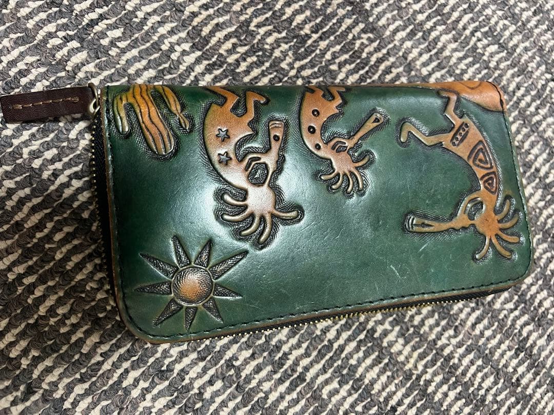 ココペリ彫刻デザイン長財布　本革