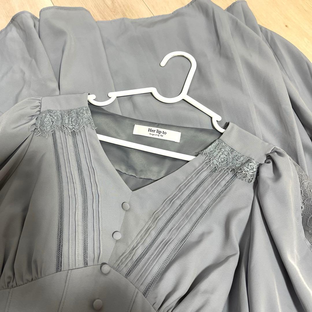 ワンピース Herlipto Lace Sleeve Crepe Long Dress