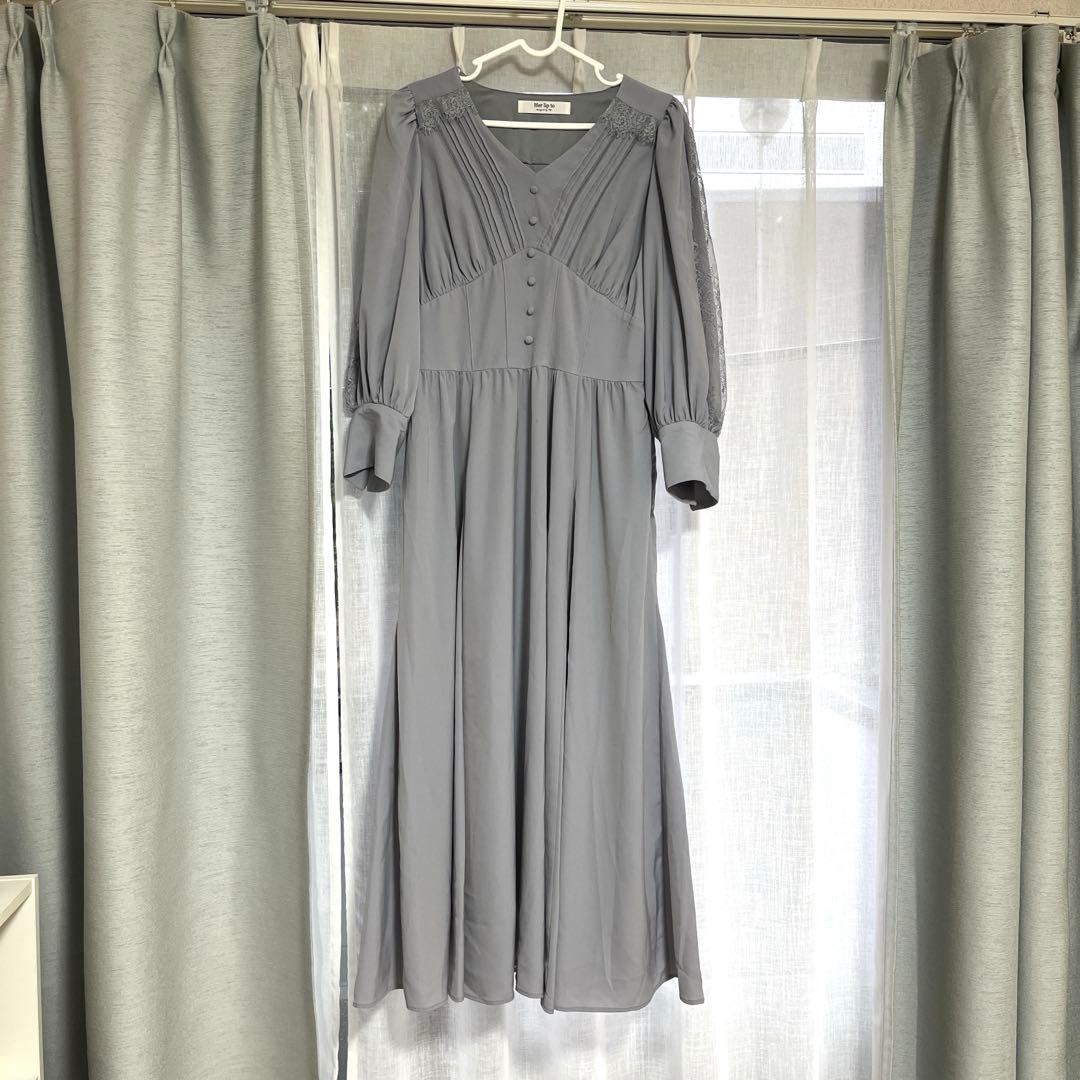 ワンピース Herlipto Lace Sleeve Crepe Long Dress