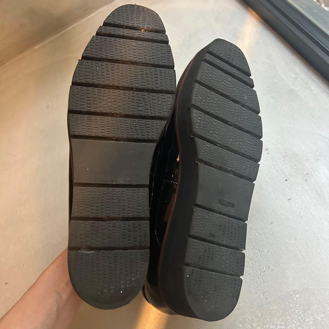 専用☆アワーホーム エナメルレザーのローファーシューズ