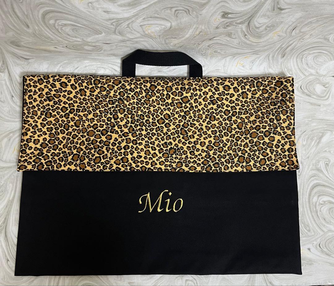 オーダー商品　イニシャル　お名前刺繍入り　防災頭巾カバー座布団、背もたれ両方可能