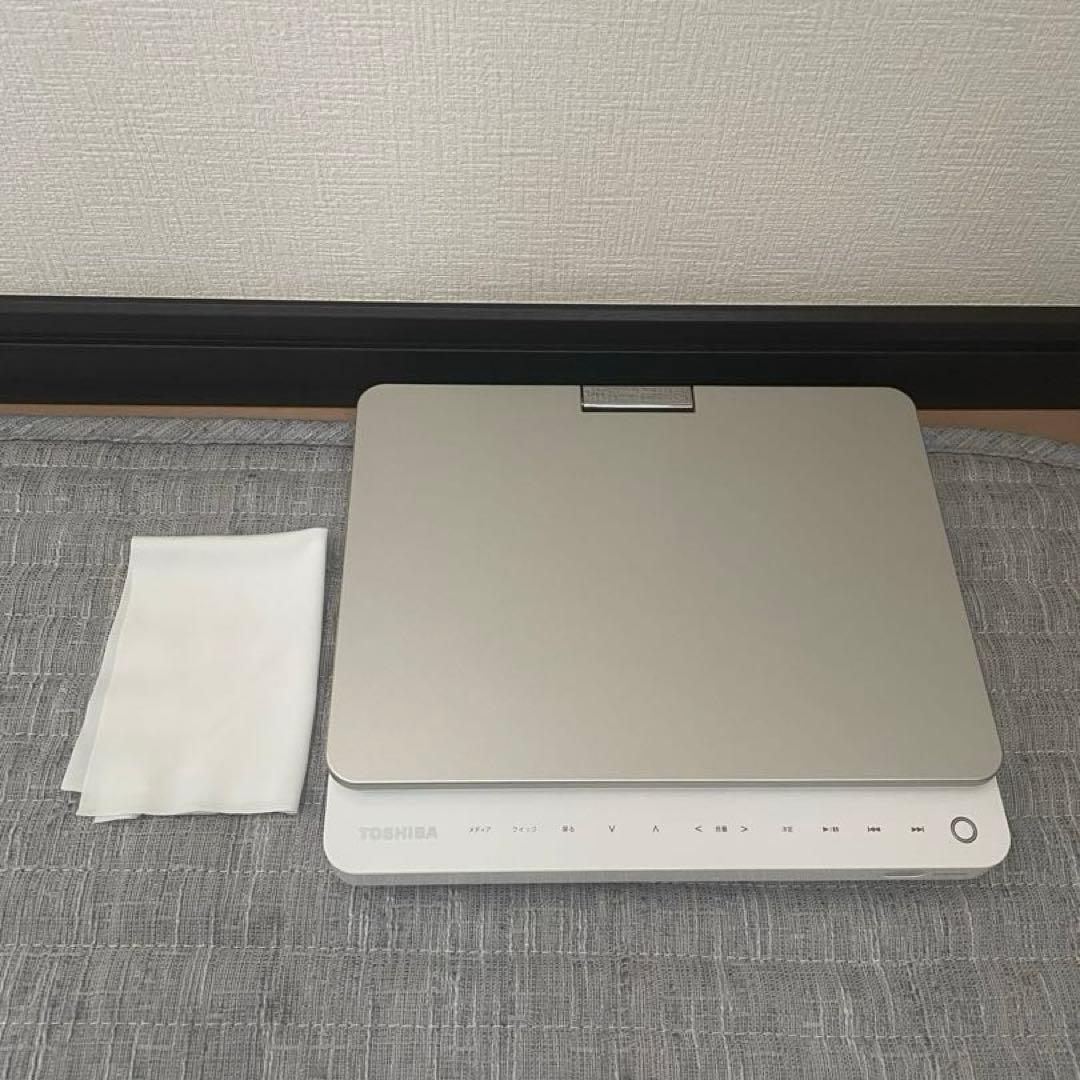 東芝　REGZA ポータブルBlu-rayディスクプレーヤー　SD-BP900S