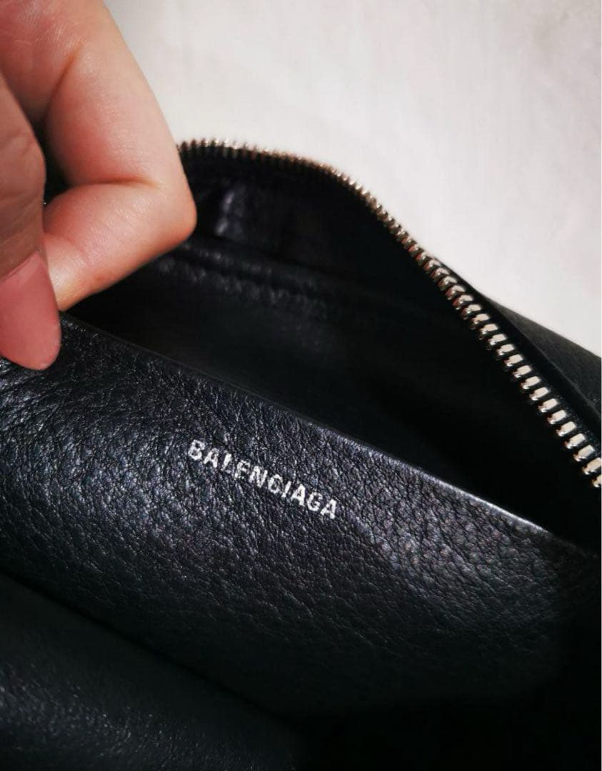 【値下げ】バレンシアガ　カメラバッグ　ショルダーバッグボディバッグ