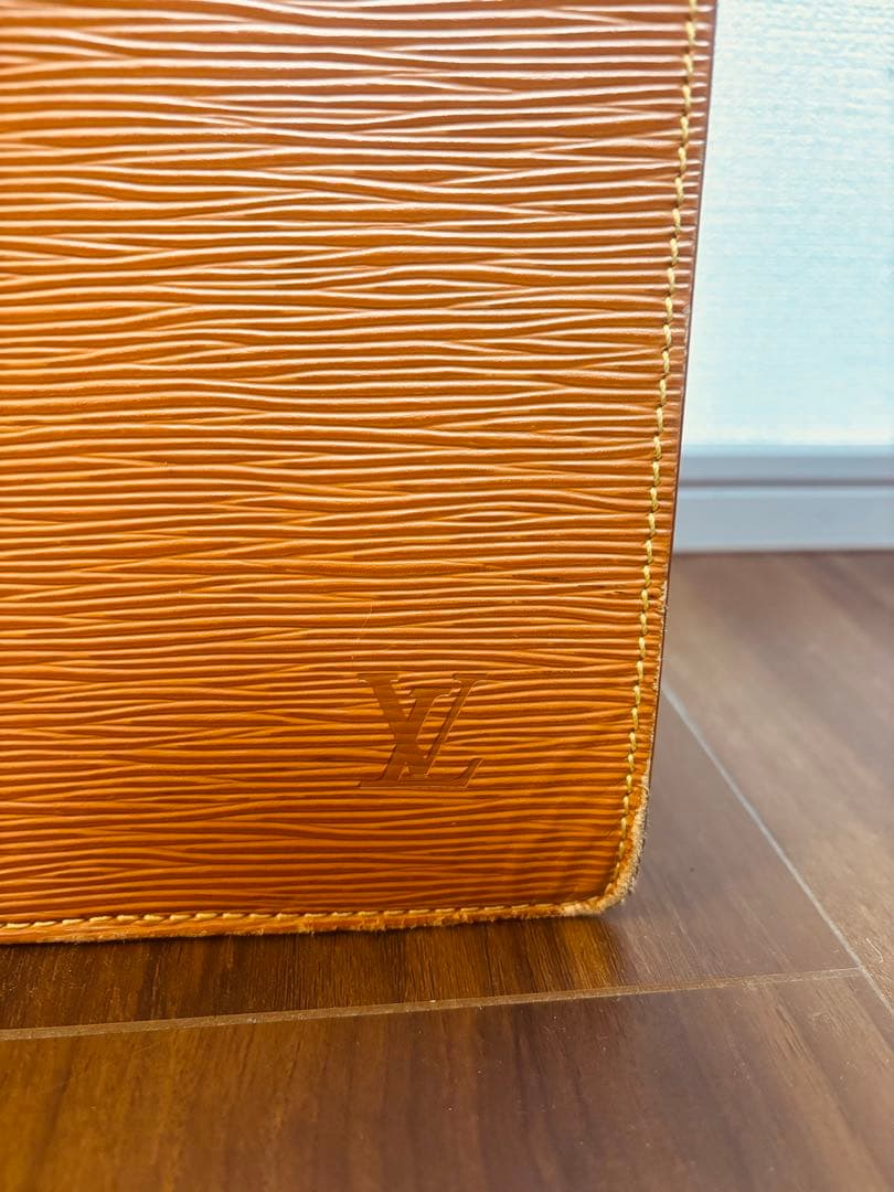 ■ルイ ヴィトン■ エピ セルヴィエット・アンバサダー ビジネスバック