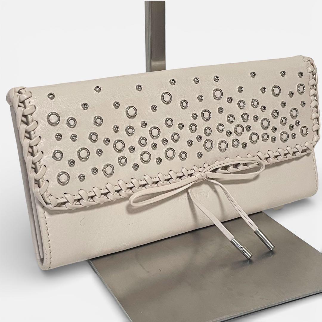 未使用⭐︎サルヴァトーレ フェラガモ　Ferragamo レザー 長財布 リボン