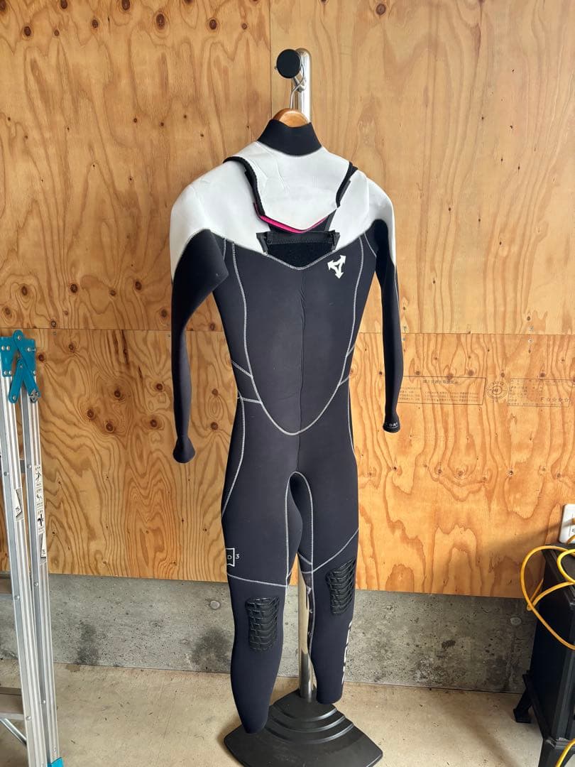 XCEL フルスーツ 黒/白 ダイヤモンドパターン