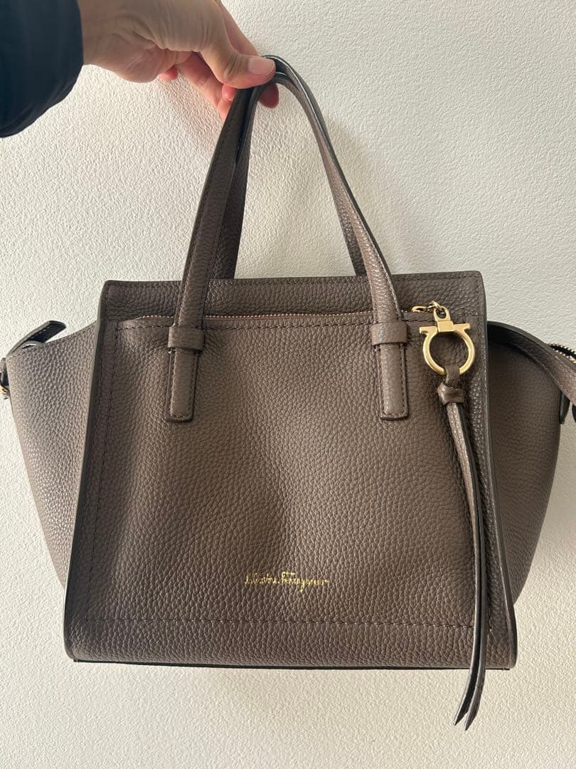 レ*ん様 サルヴァトーレフェラガモ　エイミー