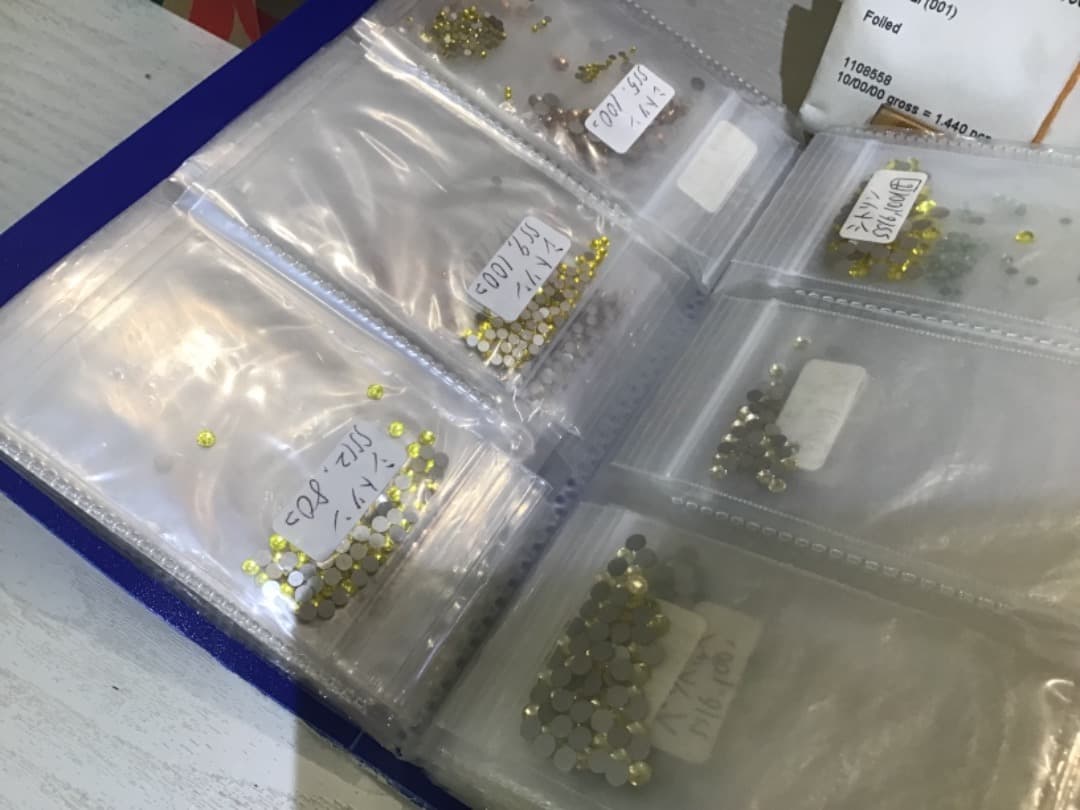 150種類以上SWAROVSKI スワロフスキー クリスタル ネイルパーツ