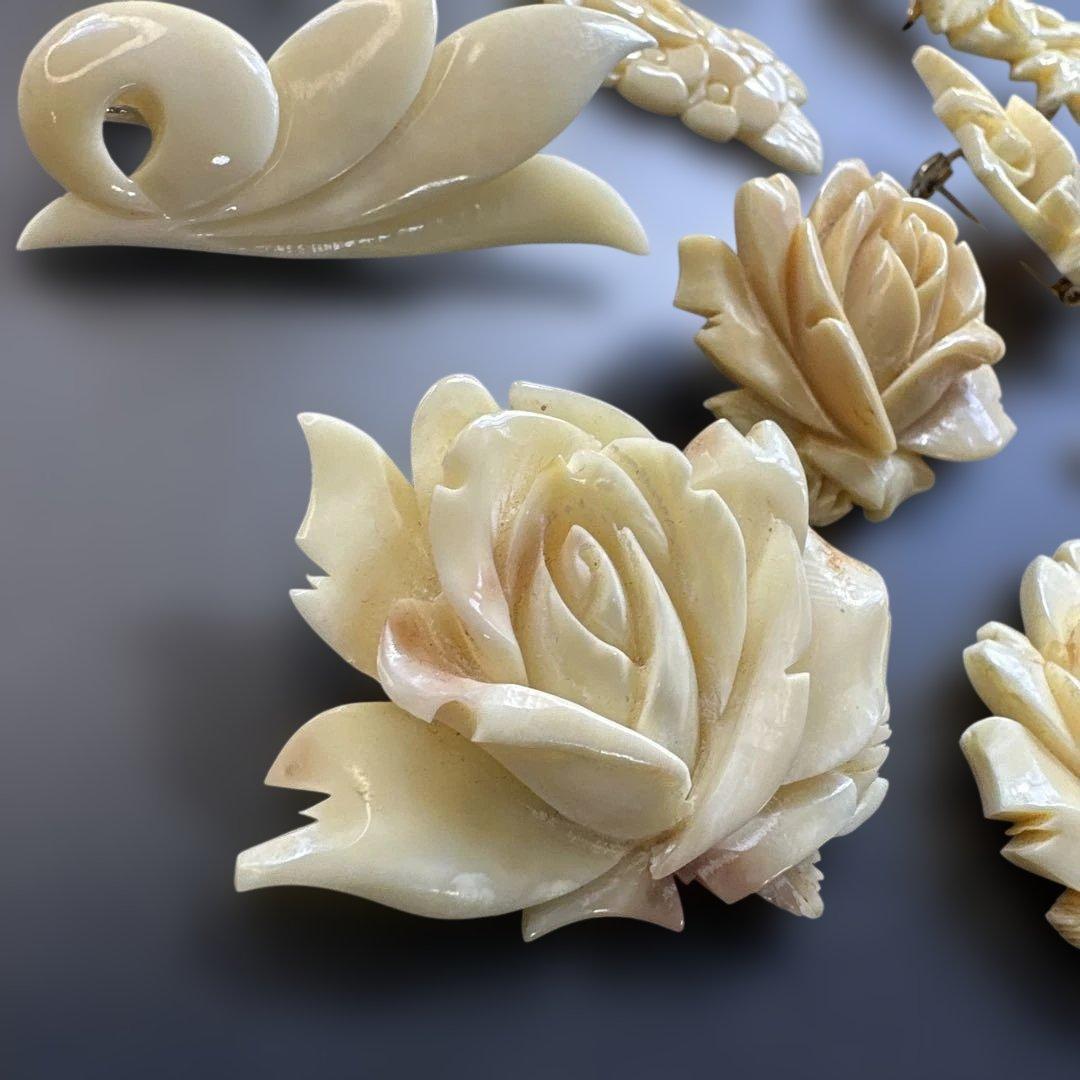 【vintage】鯨歯　ブローチと素材まとめ売り　ハンドメイドに！