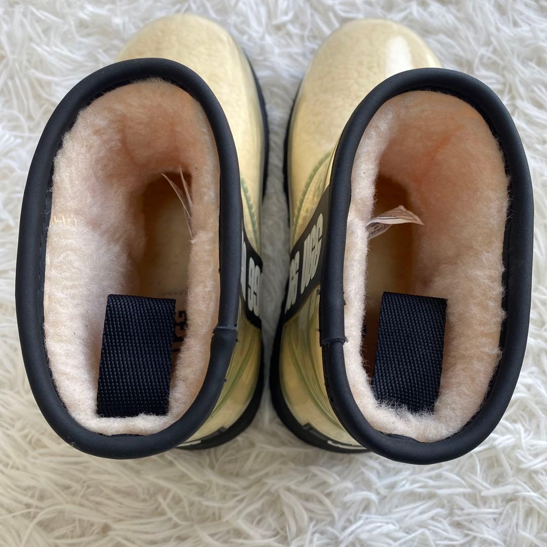 UGG アグ　レインブーツ　ボア　クリア　ベージュ　クリーム　ロゴ入り　長靴
