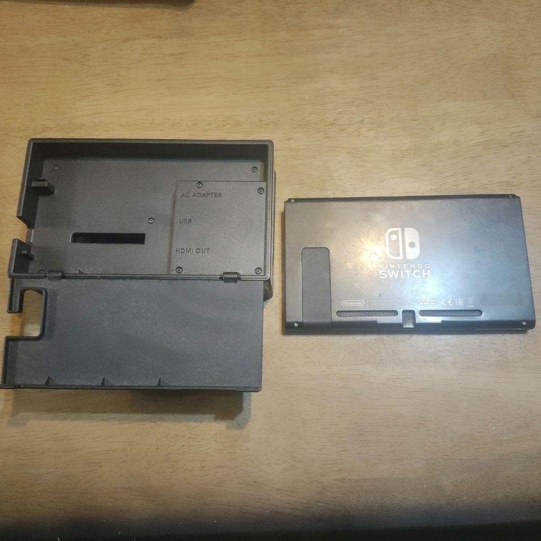 Nintendo Switch 本体とドック