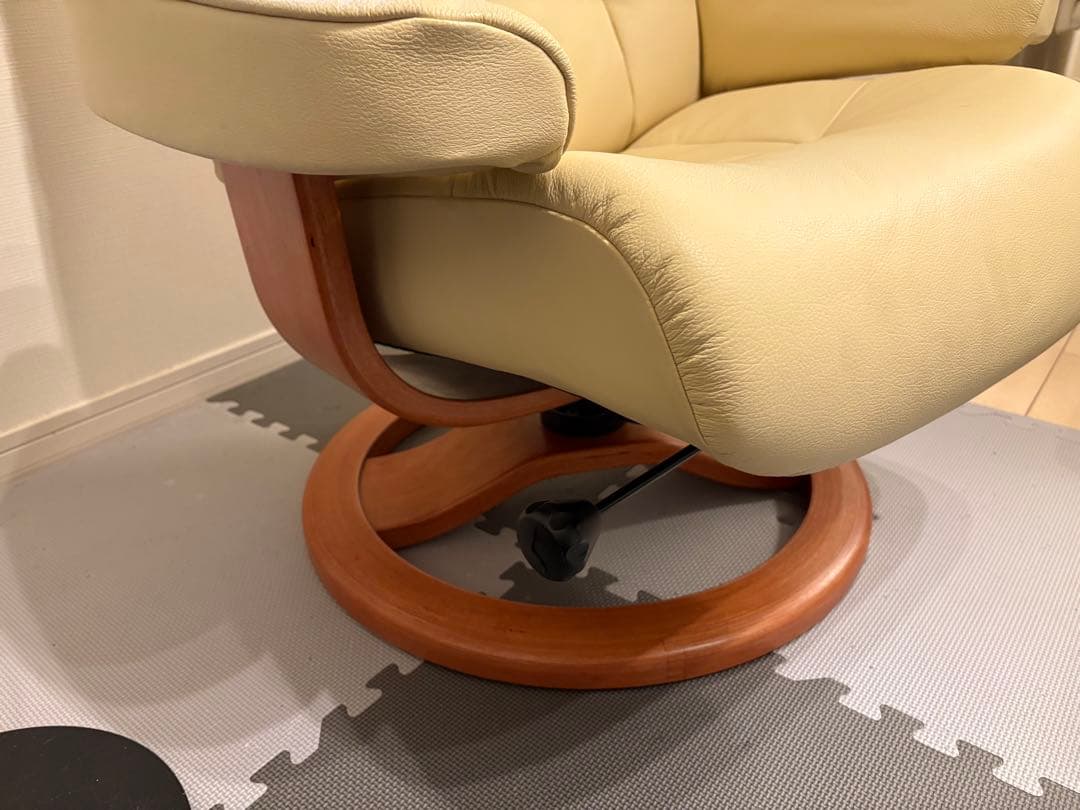 イエリアーダ　高級本革　リクライニングチェア　美品　送料込