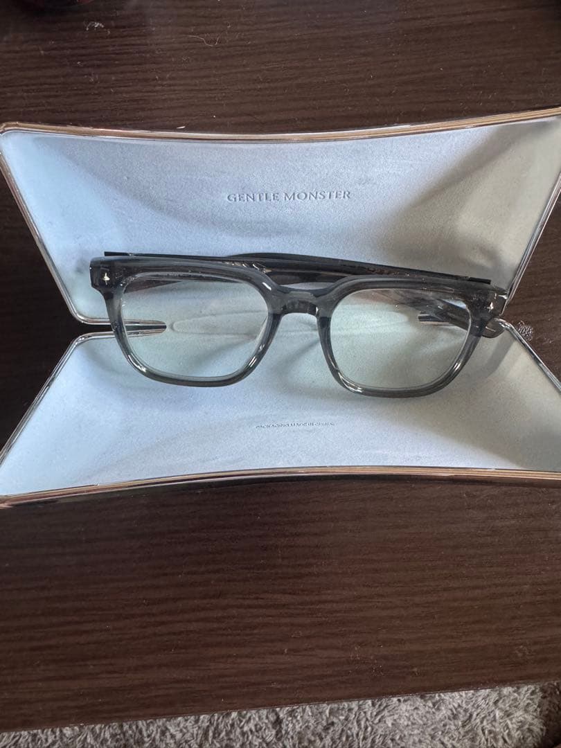 GENTLE MONSTER グレー ファッションメガネ