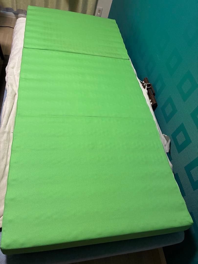 ヘルスウェーブマットレス三つ折り