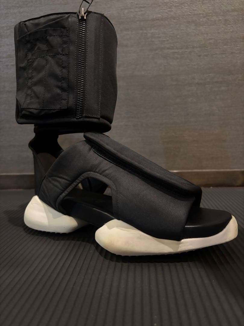 リックオウエンス　× アディダス